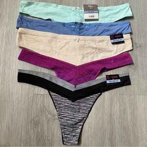 5 No Boundaries thongs Size (9) 2XL